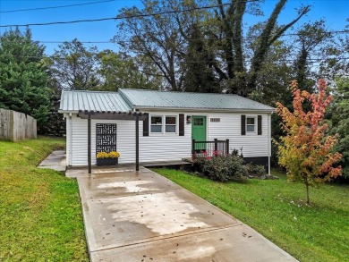 Douglas Lake Home For Sale in Dandridge Tennessee