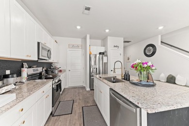 PRE-APPROVED SHORT SALE!!! Welcome to this beautifully - photo 8