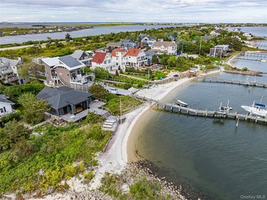 Welcome to 94 Savannah Walk, an exclusive waterfront retreat - photo 1