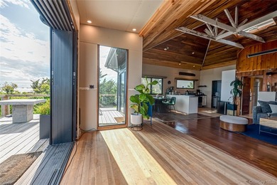 Welcome to 94 Savannah Walk, an exclusive waterfront retreat - photo 5