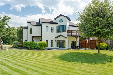 One-of-a-kind custom home in the prestigious Grapevine Lake - photo 1
