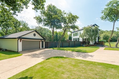 One-of-a-kind custom home in the prestigious Grapevine Lake - photo 3
