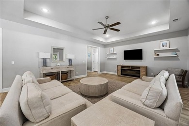 NEARLY NEW 3-BEDROOM HOME IN VICTORIA LANDING! IF YOU'RE LOOKING - photo 14