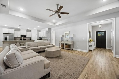 NEARLY NEW 3-BEDROOM HOME IN VICTORIA LANDING! IF YOU'RE LOOKING - photo 15