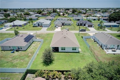 Welcome to this beautifully maintained 4-bedroom, 2-bath home in - photo 32