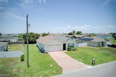 Welcome to this beautifully maintained 4-bedroom, 2-bath home in - photo 37