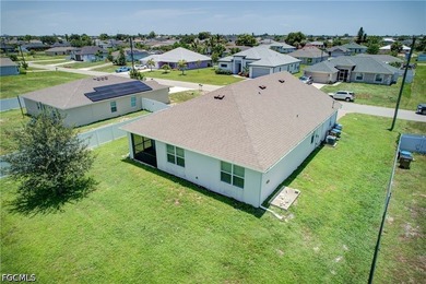 Welcome to this beautifully maintained 4-bedroom, 2-bath home in - photo 39