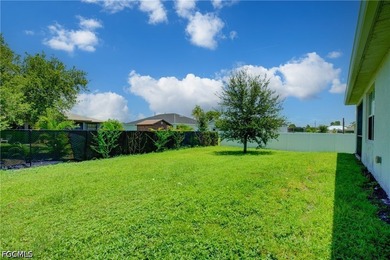 Welcome to this beautifully maintained 4-bedroom, 2-bath home in - photo 43