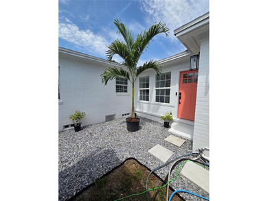 Rare Brick Sanctuary in Central Oak Park - Fully Renovated & - photo 3