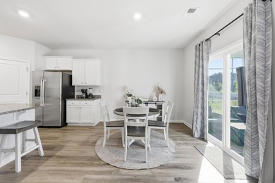 Welcome home to this beautifully maintained 4-bedroom, 2-bath - photo 9
