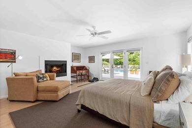 Meticulously maintained and move-in ready, this extraordinary 7 - photo 11