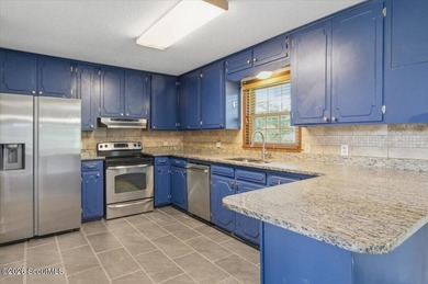Waterfront living without the restrictions of an HOA. Welcome to - photo 13
