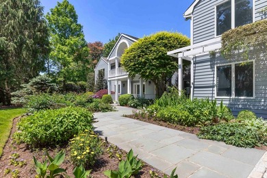 Meticulously maintained and move-in ready, this extraordinary 7 - photo 19