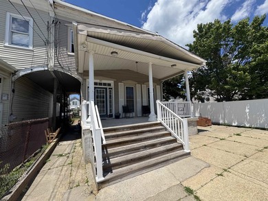 Excellent opportunity to own a duplex just a short distance from - photo 3