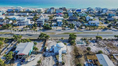 Welcome to your charming beach bungalow just a few blocks from - photo 42