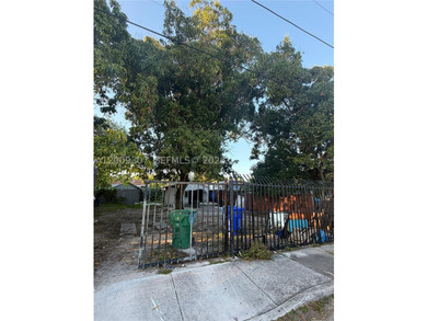 Excellent investment opportunity featuring a versatile - photo 8