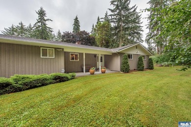 Private 1.7-acre retreat minutes from Sequim, wrapped in - photo 11