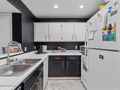 Great opportunity for a first-time homebuyer or investor. This - photo 12