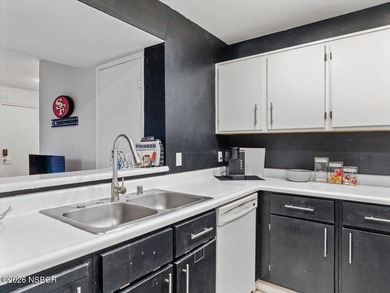 Great opportunity for a first-time homebuyer or investor. This - photo 13