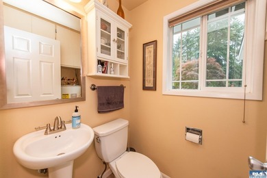 Private 1.7-acre retreat minutes from Sequim, wrapped in - photo 24