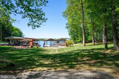 The Only Lake Anna Community with Access to Both Sides of the - photo 5