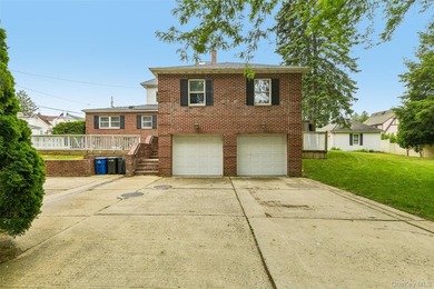 Rare Opportunity! Exceptional Two-Family Home in Manhasset A - photo 31