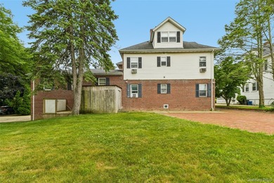 Rare Opportunity! Exceptional Two-Family Home in Manhasset A - photo 33