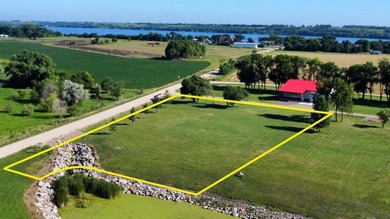 This lakeshore lot at Tranquility Bay has 100+ Ft of shoreline - photo 1