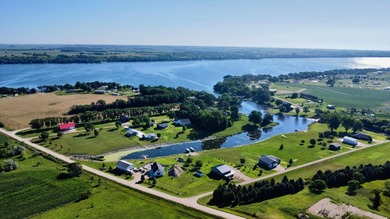 This lakeshore lot at Tranquility Bay has 100+ Ft of shoreline - photo 6