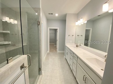Great location to all Bluffton has to offer! Newer and in great - photo 10