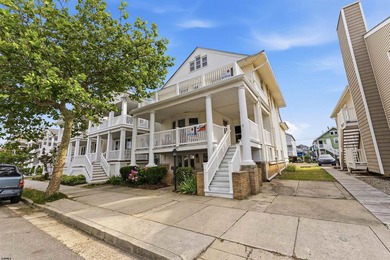 THIS IS IT! Here's your opportunity to own a rare duplex - photo 1