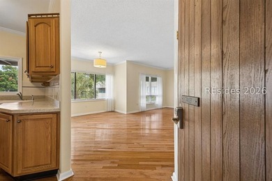 Nicely maintained 2-bedroom, 2-bath Anchorage villa ideally - photo 2