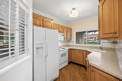 Nicely maintained 2-bedroom, 2-bath Anchorage villa ideally - photo 7