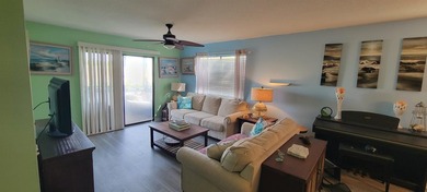 Very nice 1st floor 2 br, 2bt corner condo at Summertree - photo 3
