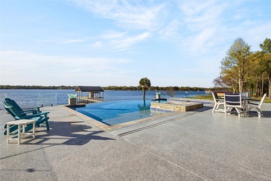 Resort style lake living at it's finest. Custom 5 bedrooms, 5 - photo 6