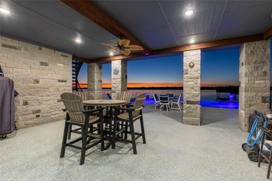 Resort style lake living at it's finest. Custom 5 bedrooms, 5 - photo 7