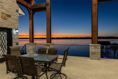 Resort style lake living at it's finest. Custom 5 bedrooms, 5 - photo 8