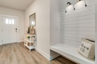 LOW INTEREST RATE ASSUMABLE VA LOAN!! This delightful 4-bedroom - photo 11