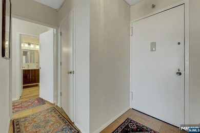 Beautifully updated one bedroom with alcove dining or study. New - photo 17