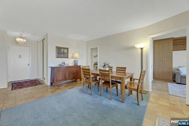 Beautifully updated one bedroom with alcove dining or study. New - photo 20