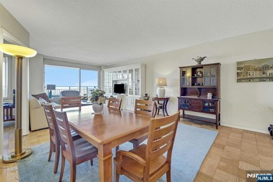 Beautifully updated one bedroom with alcove dining or study. New - photo 21