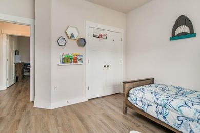 LOW INTEREST RATE ASSUMABLE VA LOAN!! This delightful 4-bedroom - photo 21