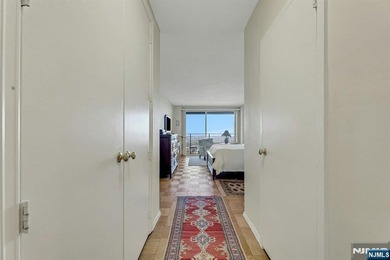 Beautifully updated one bedroom with alcove dining or study. New - photo 33