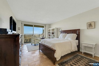 Beautifully updated one bedroom with alcove dining or study. New - photo 34