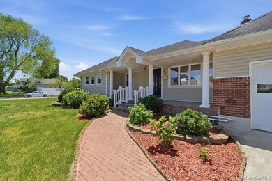Welcome to 2934 Kinloch Road, a beautifully renovated 4-bedroom - photo 4