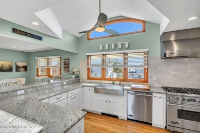 Custom Built Silver Bay Retreat minutes from GSP .Turnkey - photo 1