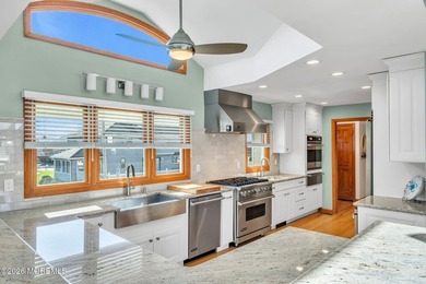 Custom Built Silver Bay Retreat minutes from GSP .Turnkey - photo 2
