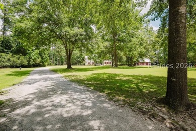 Exceptional Bluffton estate located at 10 Derby Court in Rose - photo 4