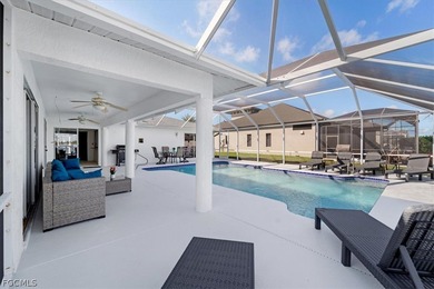 Fully renovated 3BR/2BA + den pool home offering panoramic 180 - photo 10