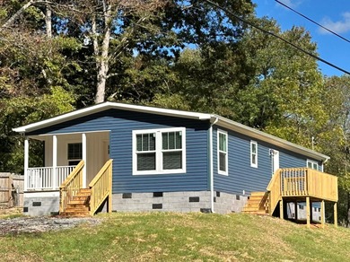 (private lake, pond, creek) Home For Sale in Knoxville Tennessee